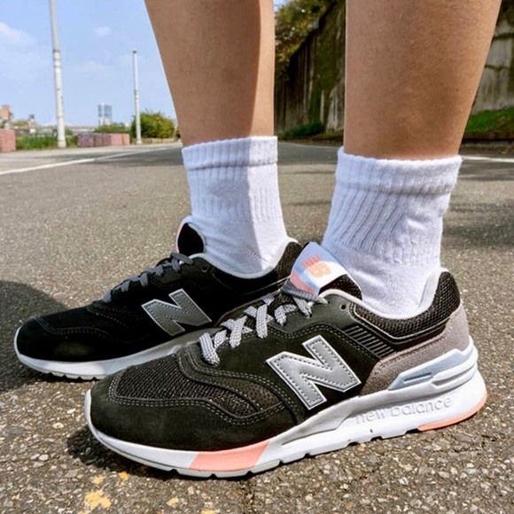 New Balance Womens 997H - Picture 2 of 9